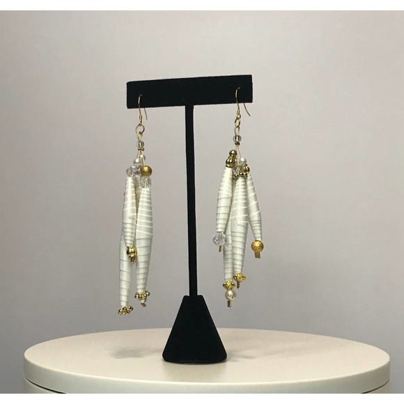 Luster White Handcrafted Earrings Crystals NWT - Picture 5 of 8